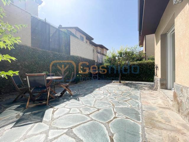 Villa en venta en Hontanares De Eresma, Urbanización Cueva del Gato