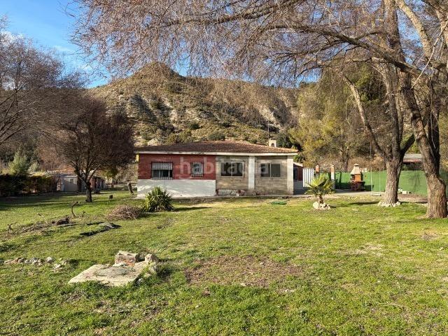 Chalet en venta en Hontoba, Castilla-La Mancha