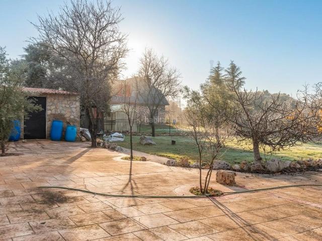 Chalet en venta en Hontoba, Guadalajara