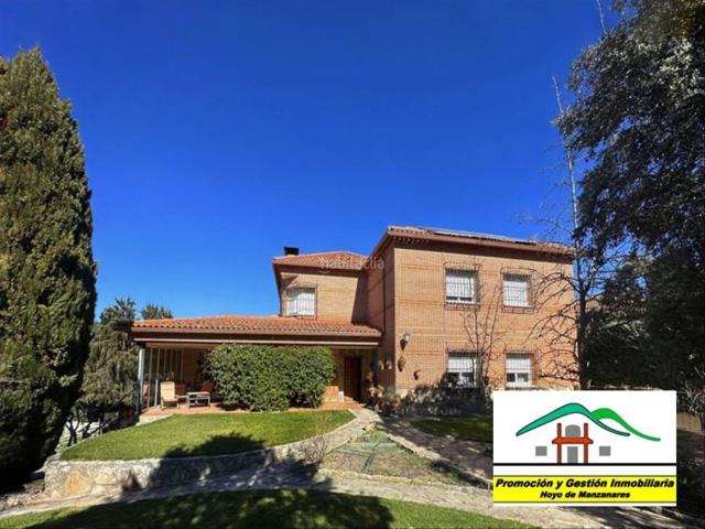 Villa en venta en Hoyo De Manzanares