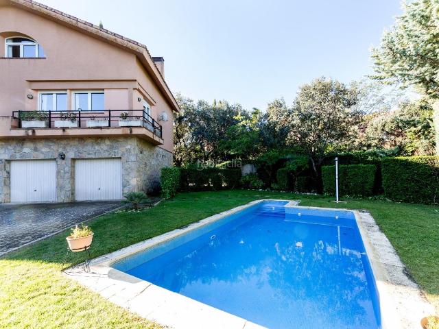 Villa en venta en Hoyo De Manzanares