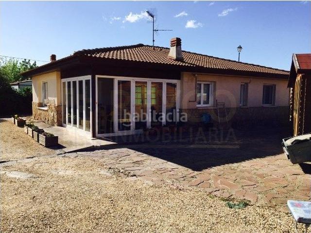 Chalet en venta en Huércanos, La Rioja