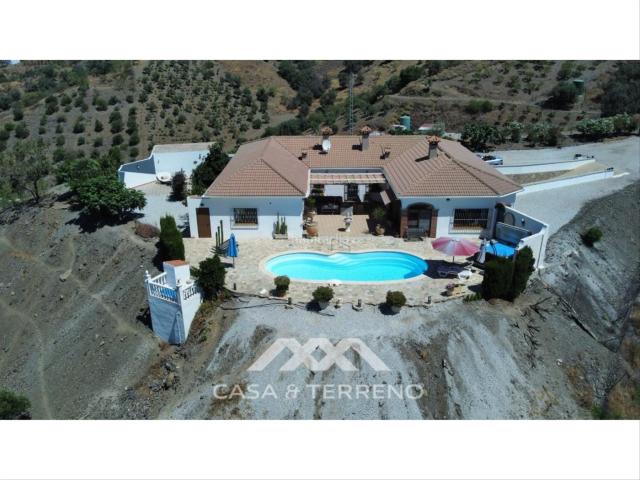 Casa en venta en Iznate