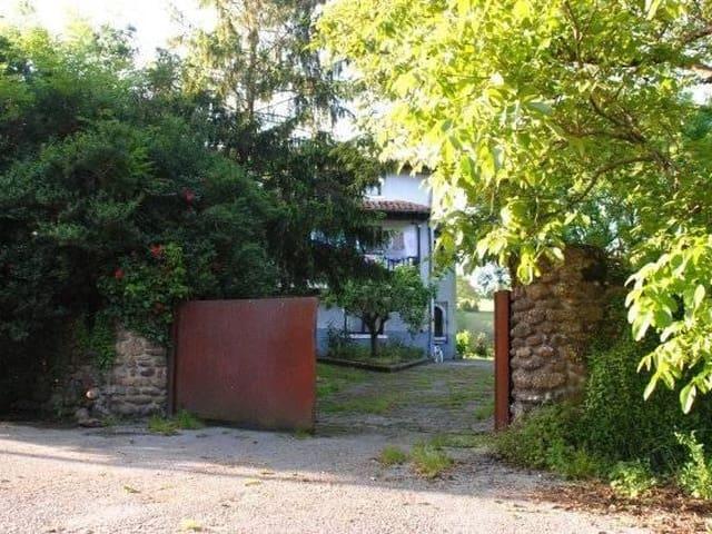 Chalet en venta en Riotuerto, Cantabria
