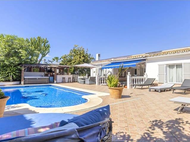 Chalet en venta en San Luis de Sabinillas, Costa del Sol Occidental