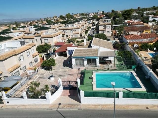 Chalet en venta en la Marina, el Baix Vinalopó