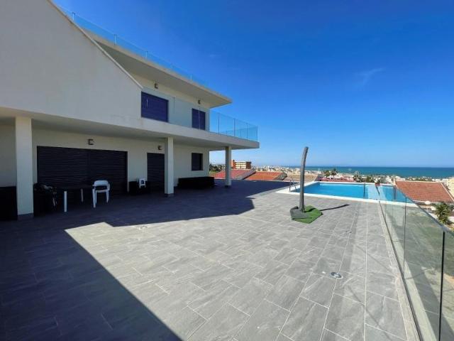 Villa en venta en La Mata, Residencial Miramar V