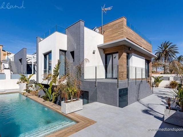 Villa en venta en La Mata, La Mata