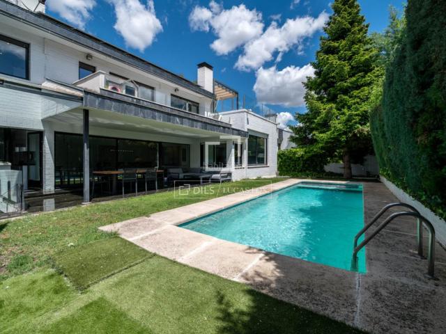 Chalet en venta en Hortaleza, Madrid