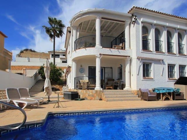 Chalet en venta en La Nucia, Valencia