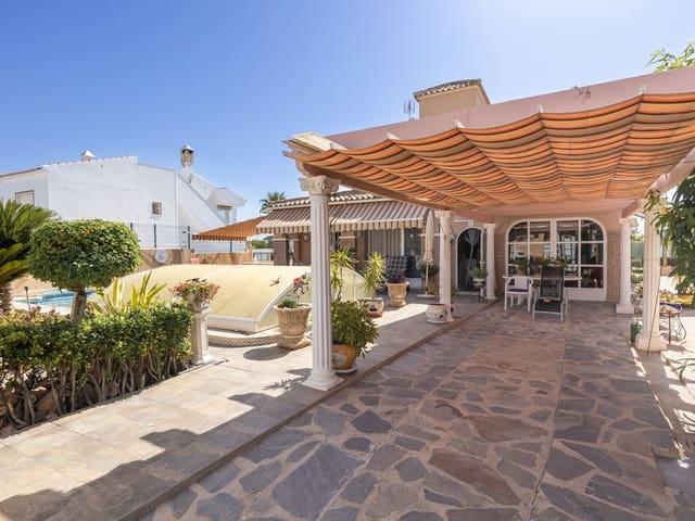 Chalet en venta en Urbanización La Zenia II, el Baix Segura / La Vega Baja