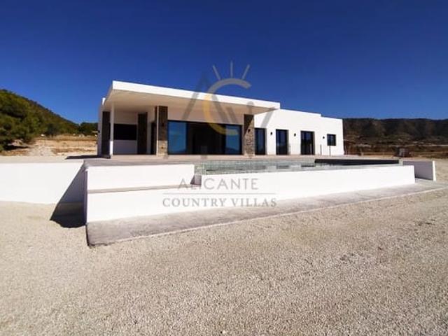 Chalet en venta en Cases de l'Ombria, el Vinalopó Mitjà / El Vinalopó Medio