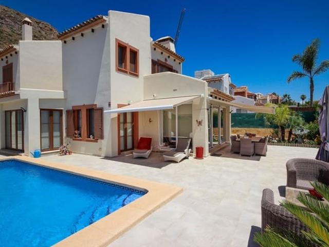 Villa en venta en Villajoyosa