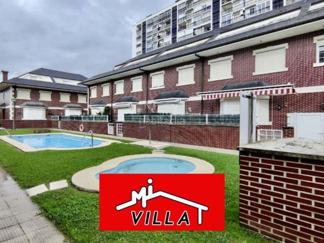 Chalet en venta en Laredo