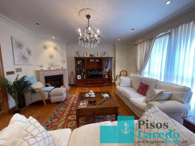 Chalet en venta en Laredo