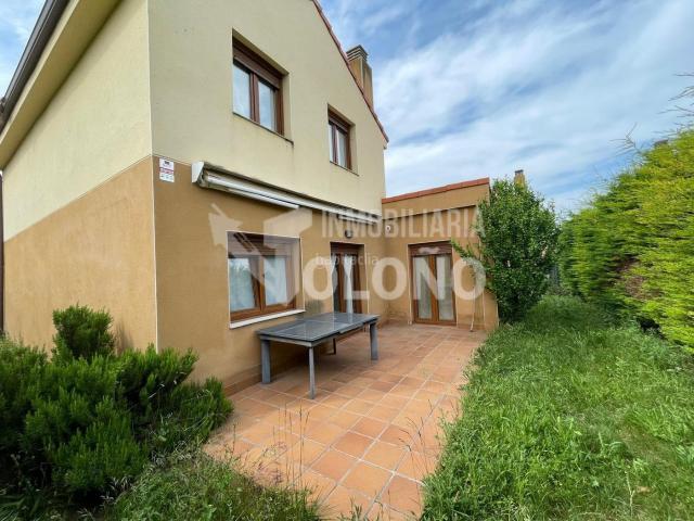 Chalet en venta en Leiva, La Rioja