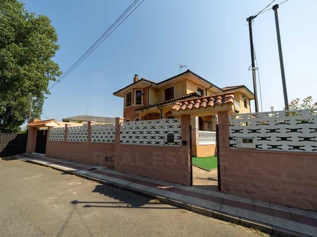 Chalet en venta en San Lorenzo - La Palomera - San Mamés, León