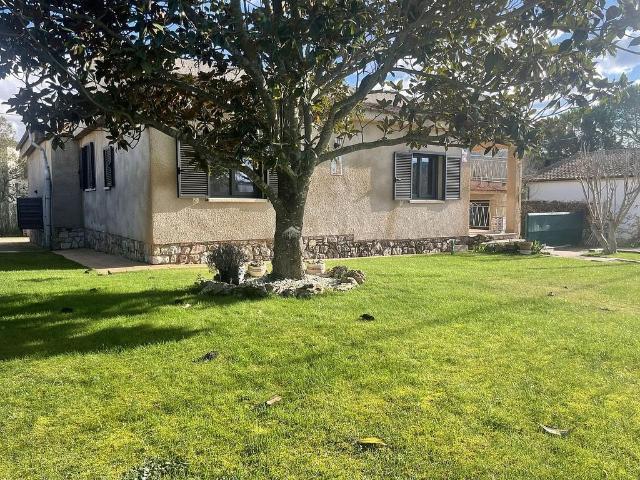 Villa en venta en La Llacuna