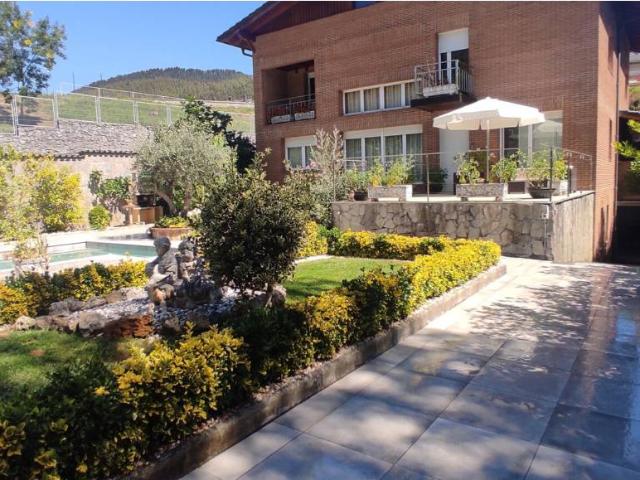 Chalet en venta en Larrano, Aiara