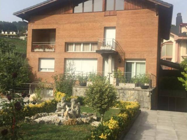 Chalet en venta en Larrano, Aiara
