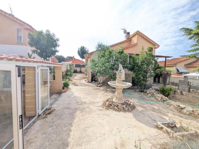 Chalet en venta en Loranca De Tajuña, Castilla-La Mancha