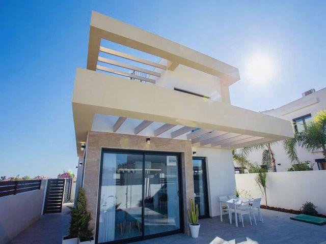 Chalet en venta en Los Montesinos, Alacant / Alicante