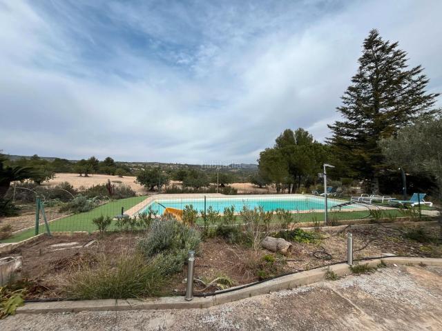 Villa en venta en Macastre