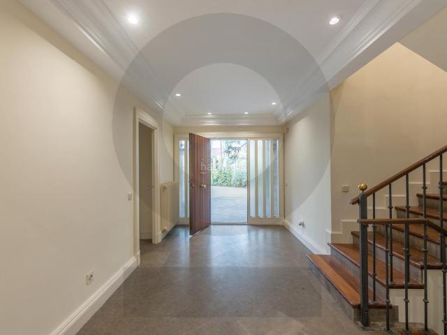 Chalet en venta en Madrid, Cortes
