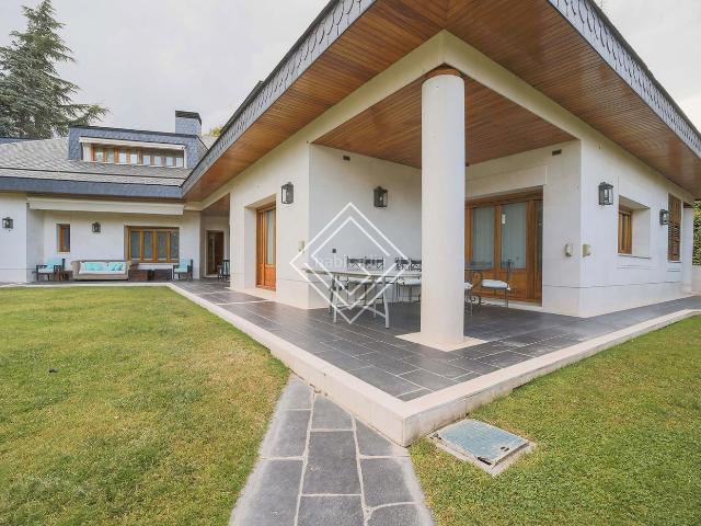 Chalet en venta en Madrid, Cortes