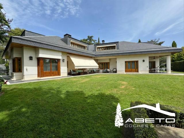 Chalet en venta en Madrid, Cortes