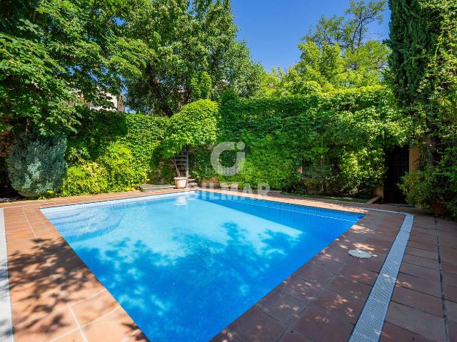 Chalet en venta en Madrid, Cortes