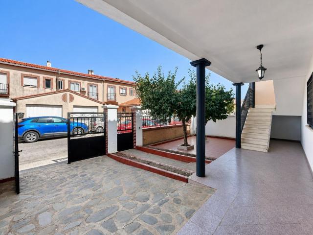 Chalet en venta en Madroñera, Extremadura