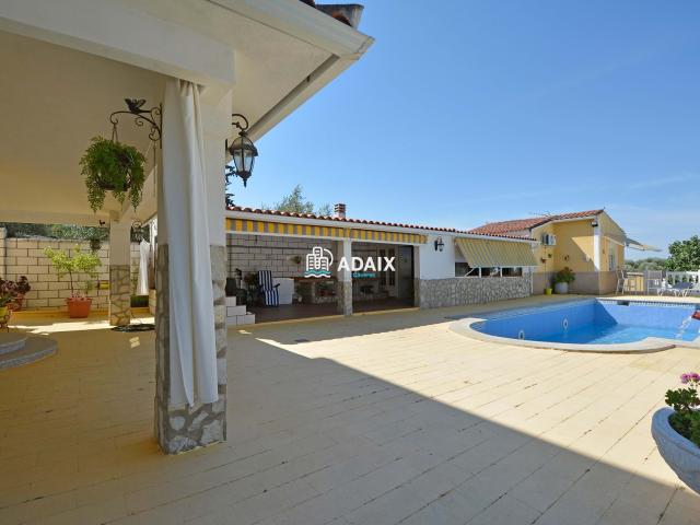 Chalet en venta en Malpartida De Cáceres, Extremadura