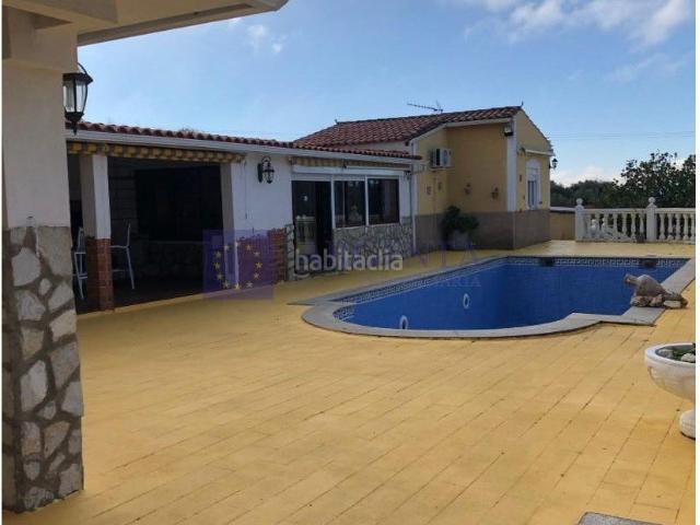 Chalet en venta en Malpartida De Cáceres, Extremadura