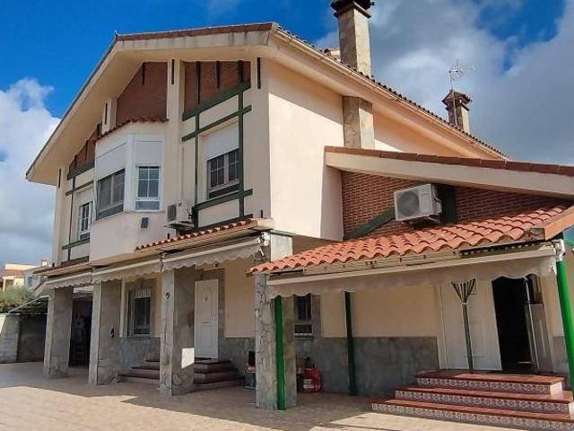 Chalet en venta en Malpartida De Cáceres, Extremadura