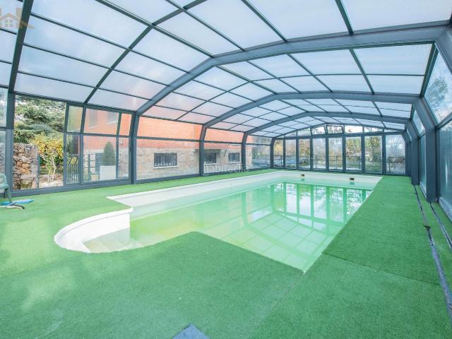 Chalet en venta en Manzanares El Real, Madrid