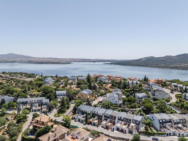 Villa en venta en Manzanares El Real