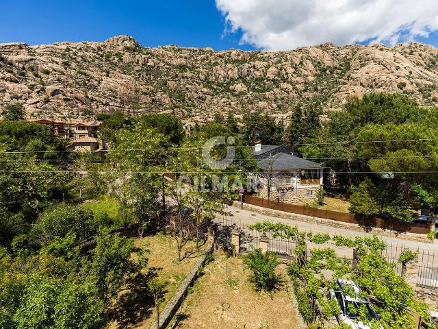 Chalet en venta en Manzanares El Real, Madrid