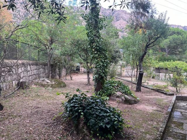 Chalet en venta en Manzanares El Real, Madrid