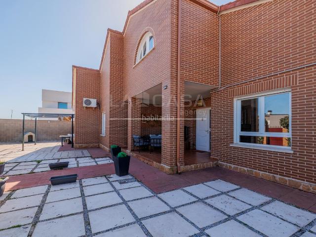 Chalet en venta en Meco, Madrid
