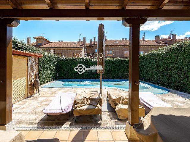 Chalet en venta en Meco, Madrid