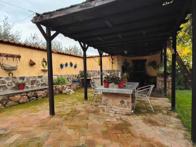 Chalet en venta en Medellín, Badajoz
