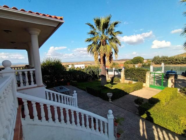 Chalet en venta en Medellín, Badajoz
