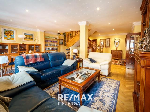 Villa en venta en Medina Del Campo, Medina Sur