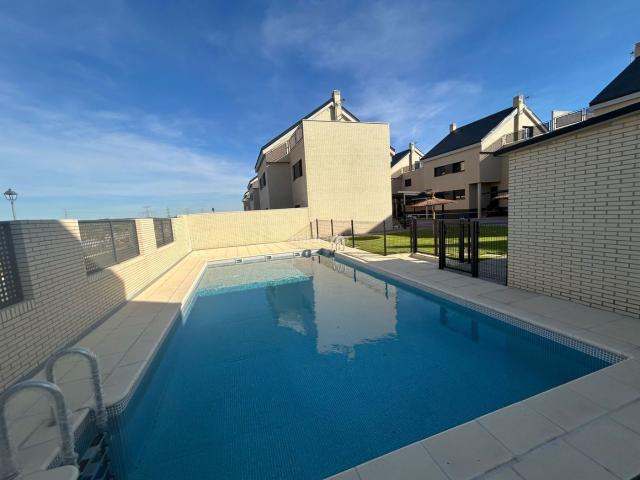 Chalet en venta en Mejorada Del Campo, Madrid