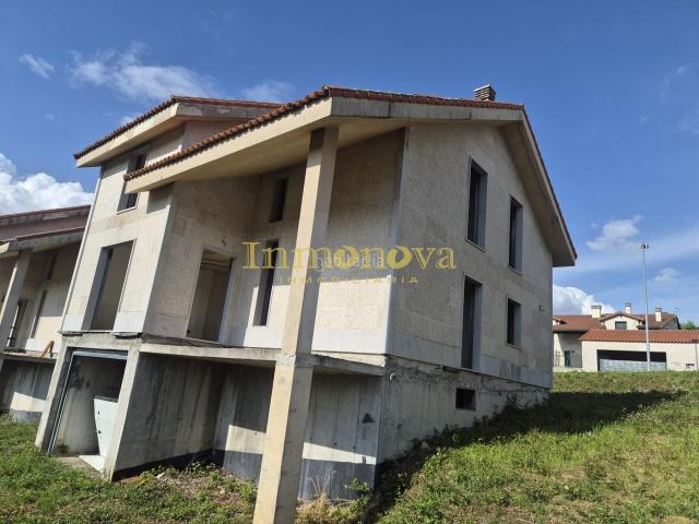 Chalet en venta en A Merca, Terra da Celanova