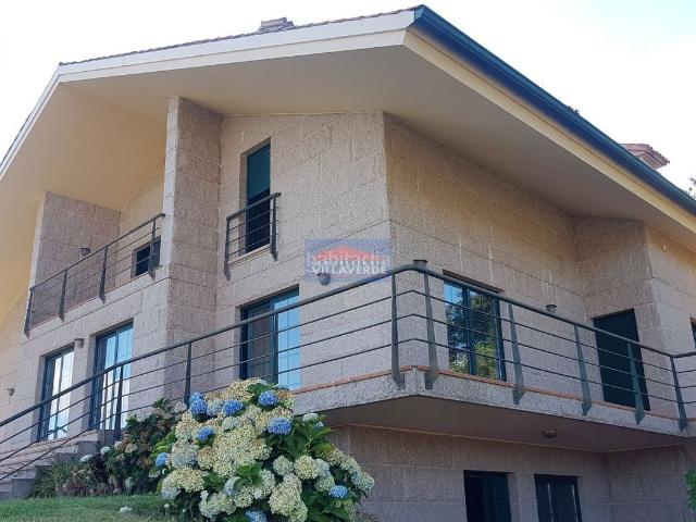 Chalet en venta en O Cruceiro, O Morrazo