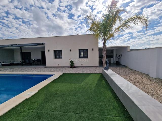 Chalet en venta en Mujeres Deportistas, el Vinalopó Mitjà / El Vinalopó Medio