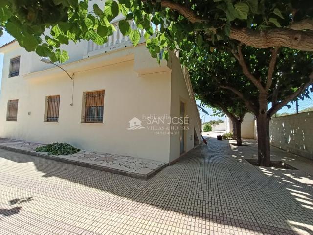 Chalet en venta en Mujeres Deportistas, el Vinalopó Mitjà / El Vinalopó Medio