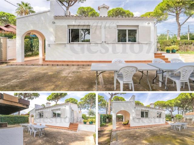 Villa en venta en Mont-roig Del Camp